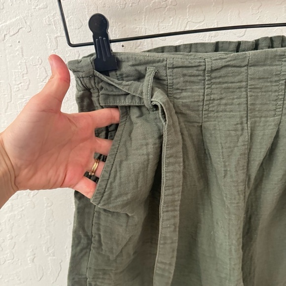 BP Olive Green Crinkle Gauze Style Paper Bag Waist Wide Leg Pants XS - Picture 2 of 7